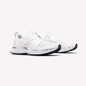 Tiem Slipstream in White Marble